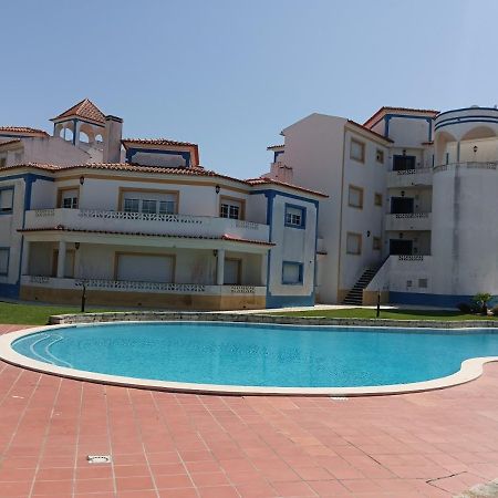 Apartamento Em D'El Rey-Obidos Beach & Surf Amoreira  エクステリア 写真